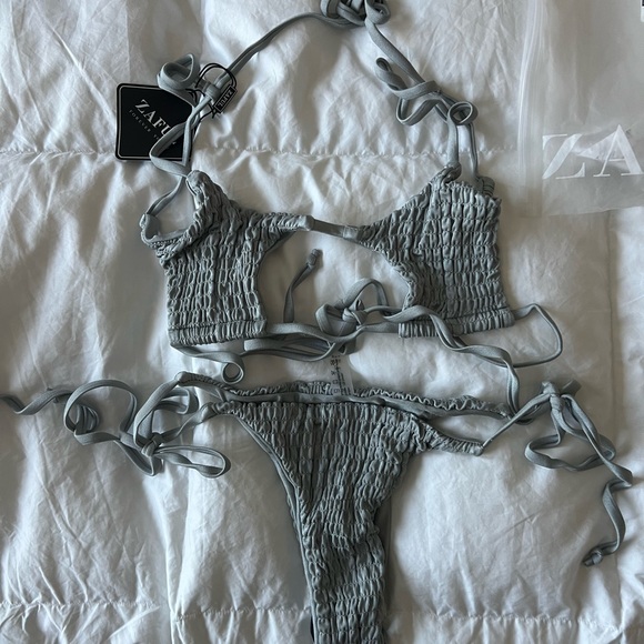 Zaful Keyhole Smocked String Bikini Set - NWT - Picture 4 of 5